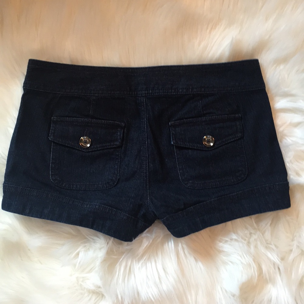 Express Shorts - Picture 2 of 2
